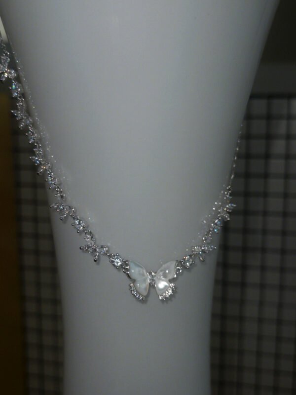 Diamond White Shell Butterfly Necklace Clavicle Chain - Image 4