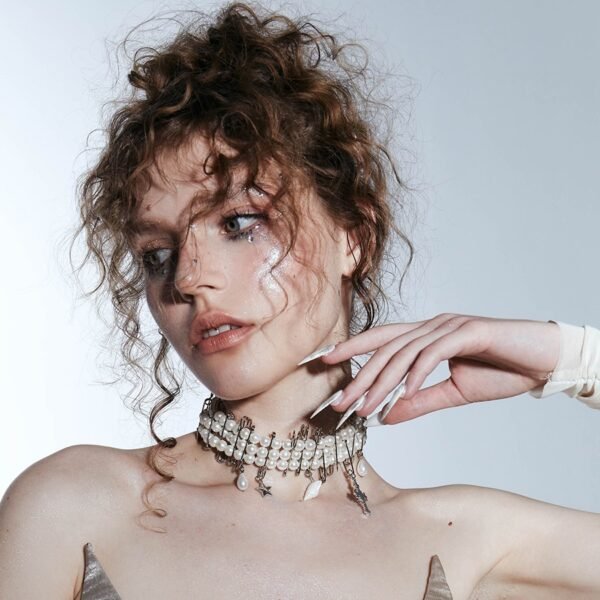 Three Layer Pearl Pin With High-end Feeling Collarbone Chain - Image 2