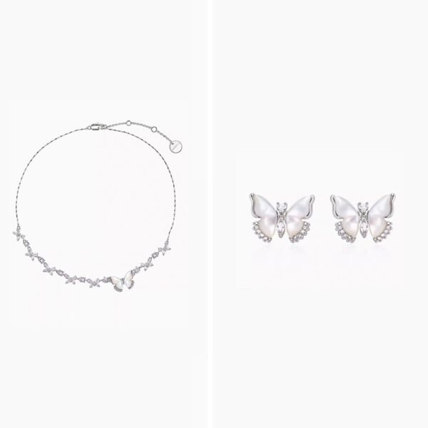 Diamond White Shell Butterfly Necklace Clavicle Chain - Image 3