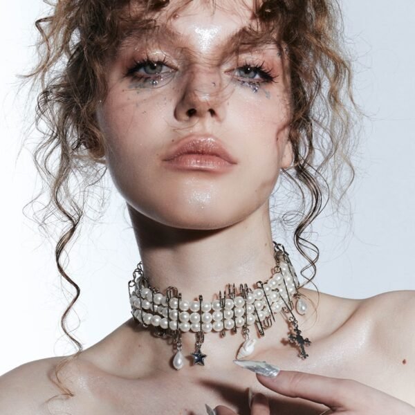 Three Layer Pearl Pin With High-end Feeling Collarbone Chain - Image 4
