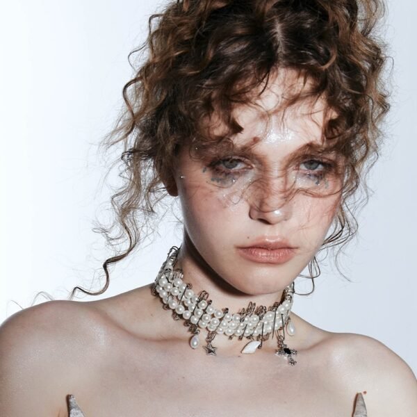 Three Layer Pearl Pin With High-end Feeling Collarbone Chain - Image 5