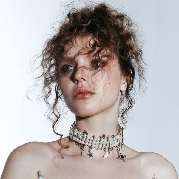 Three Layer Pearl Pin With High-end Feeling Collarbone Chain - Image 3